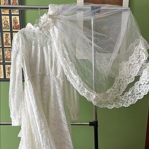 Vintage Lace Long Sleeve Bridal Dress with Lace Veil - Ivory